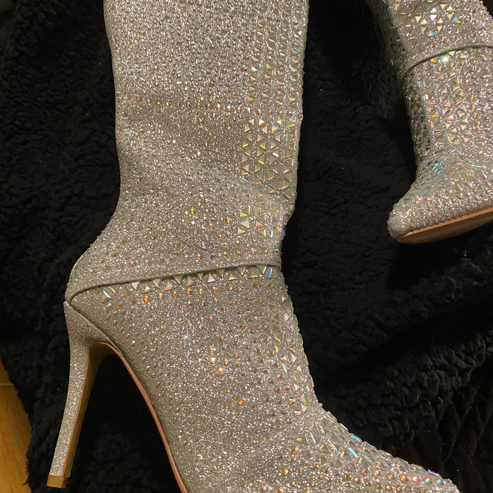 Boots - Picture 7 of 7